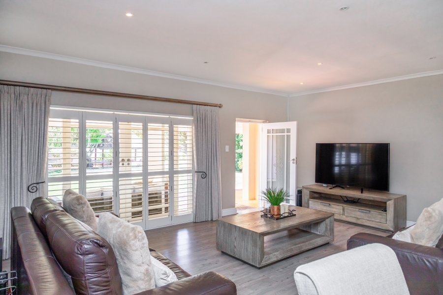 3 Bedroom Property for Sale in Bergvliet Western Cape